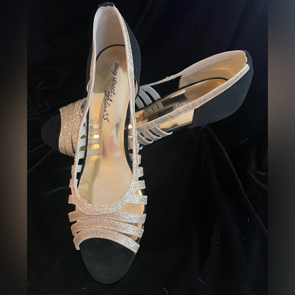 Easy Street Women s Sparkle Sandal size 9M